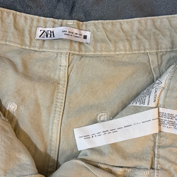 Zara Tan Cargo Shorts Pleated Relaxed Fit
#1066 - Picture 6 of 7